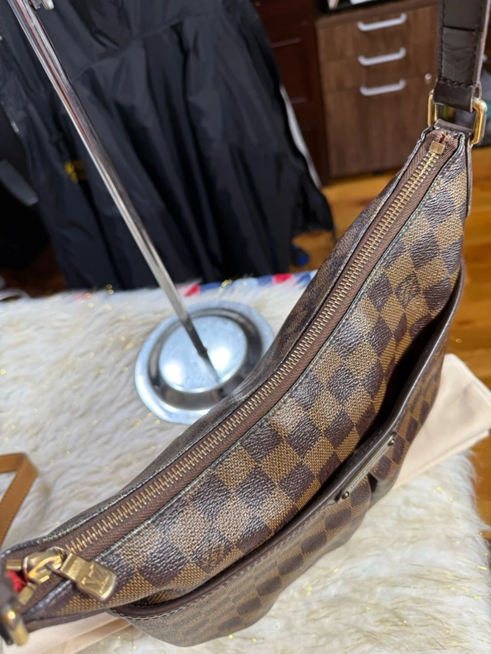 Louis Vuitton Blumsburry PM DE Crossbody, - Picture 3 of 16